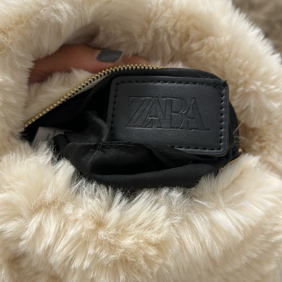 Faux Fur Handbag - Picture 3 of 3